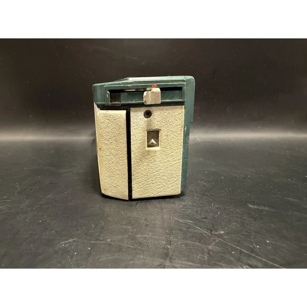 Kodak Hawkeye Instamatic R4 Vintage Camera with Kodacolor II Film – Untested